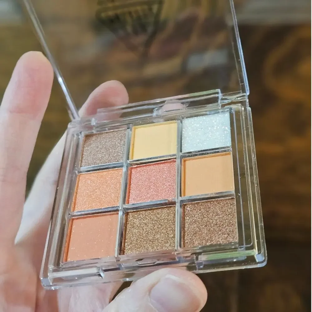 Asian Beauty Xiaoyumi 9-Color Eyeshadow Palette ~ Orange Brown Earthtone